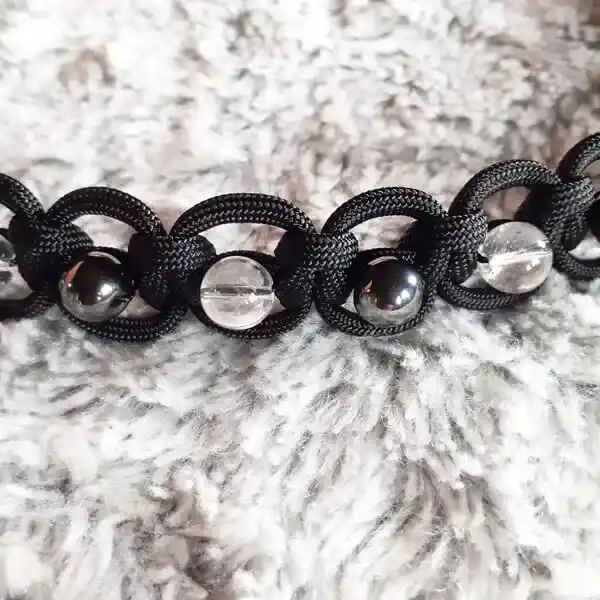 collier lithothérapie chien, personnalisé, en détail