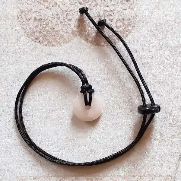 donut quartz rose pendentif lithothérapie chien