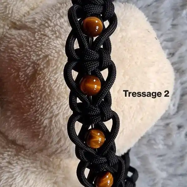 collier oeil de tigre pour chien et chat variante de tressage de la paracorde en détail