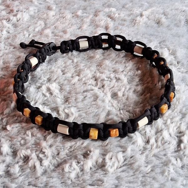 collier céramique EM et ambre