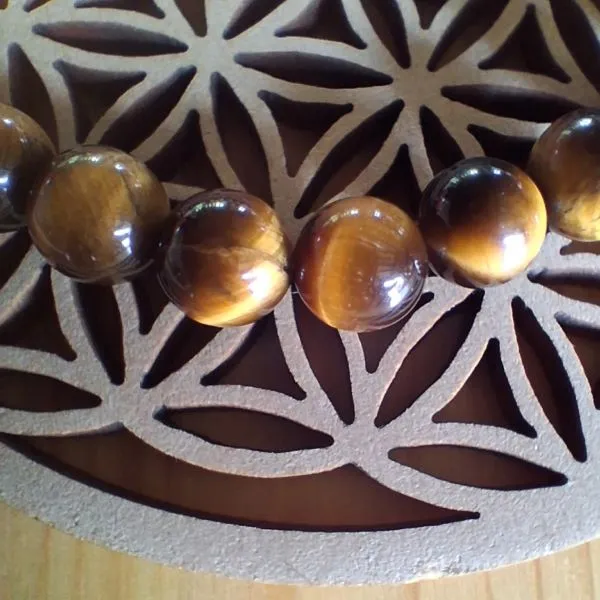 bracelet lithothérapie en oeil de tigre - détails des perles