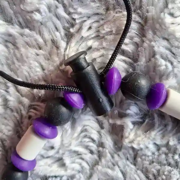 collier anti-tiques naturel pour chien perles céramique EM et perles silicone détail du stop-cordon