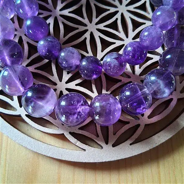 bracelet améthyste en perles naturelles diamètre 8 et10mm détails des perles