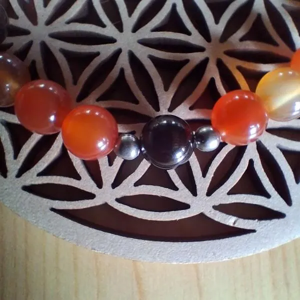 bracelet lithothérapie vitalité en pierres naturelles de cornaline et grenat