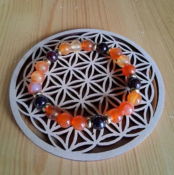 bracelet lithothérapie vitalité en pierres naturelles de cornaline et grenat