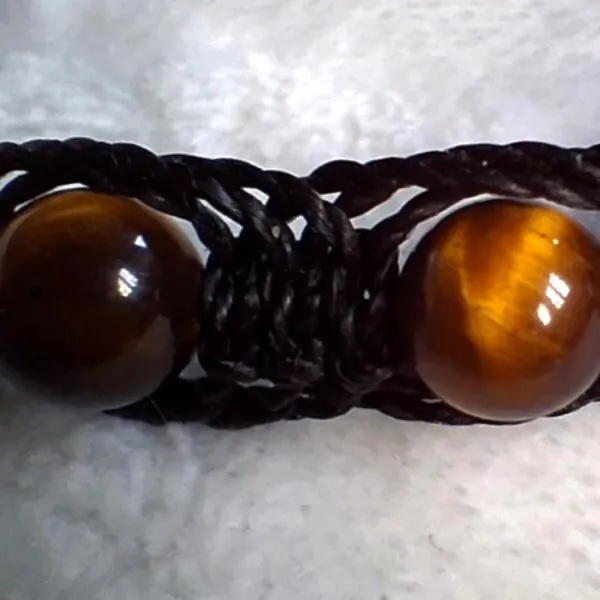bracelet lithothérapie oeil de tigre tressage fil polyester ciré noir