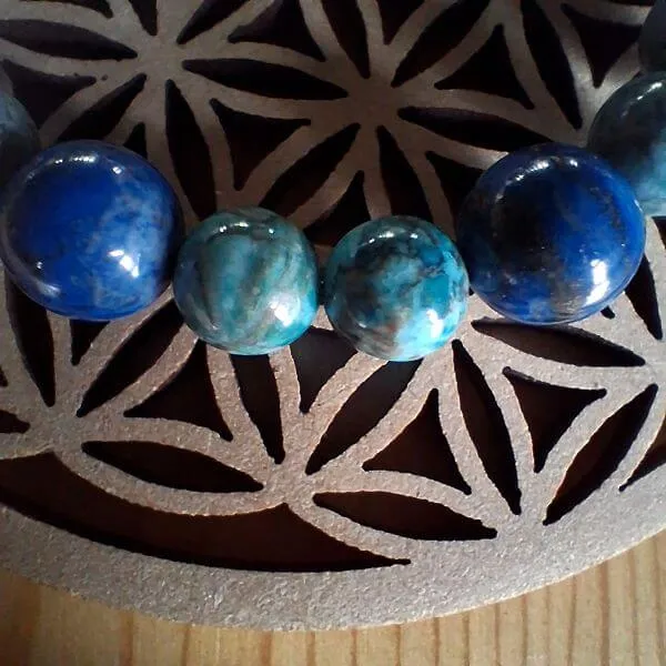 Bracelet turquoise et lapis lazuli, perles en pierre naturelle montées sur fil élastique résistant